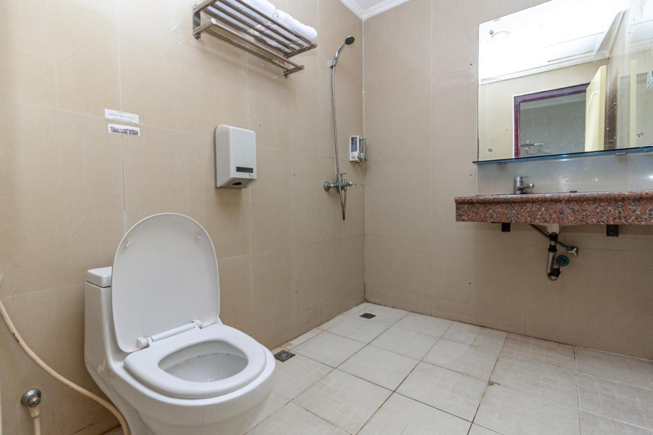 Reddoorz Premium At Hotel Ratu Residence Paalmerah Exterior foto