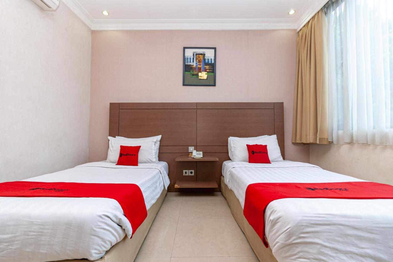 Reddoorz Premium At Hotel Ratu Residence Paalmerah Exterior foto