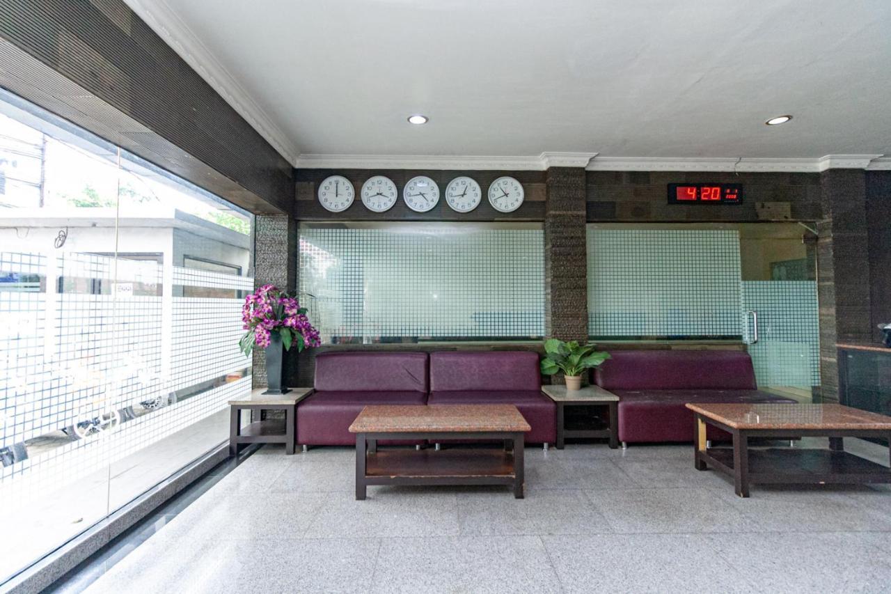 Reddoorz Premium At Hotel Ratu Residence Paalmerah Exterior foto