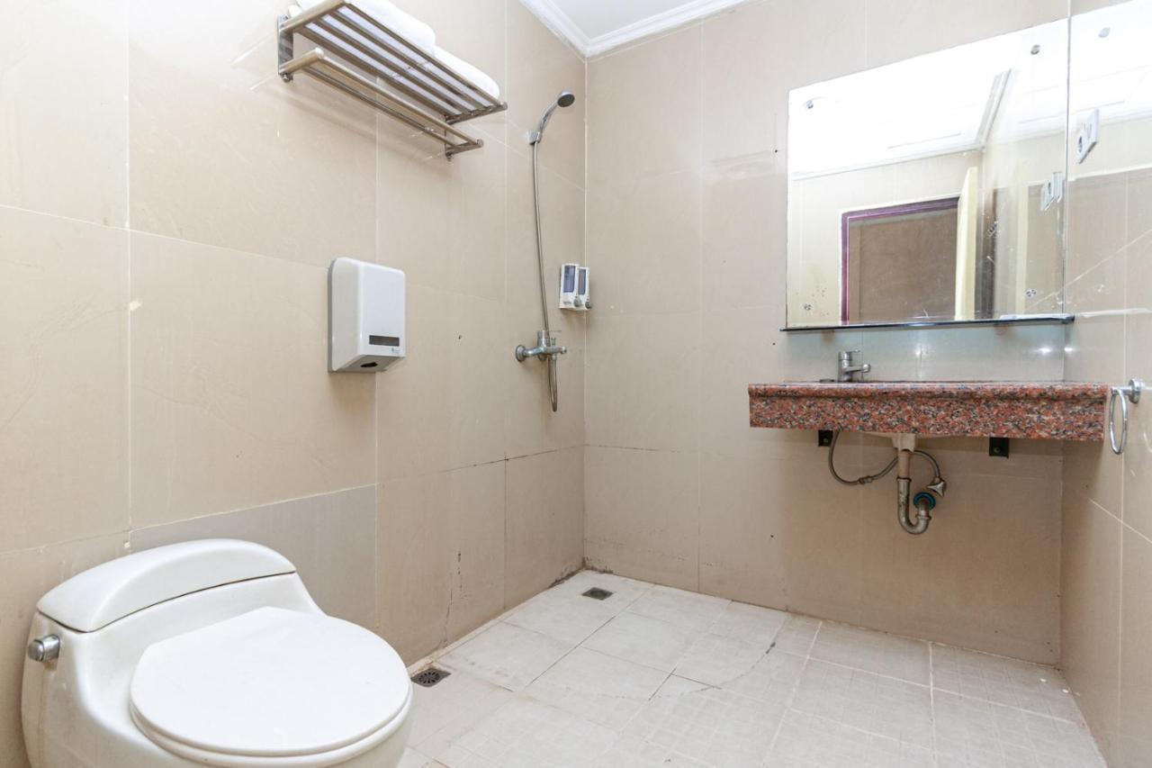 Reddoorz Premium At Hotel Ratu Residence Paalmerah Exterior foto